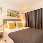 Sea View Apartamento *